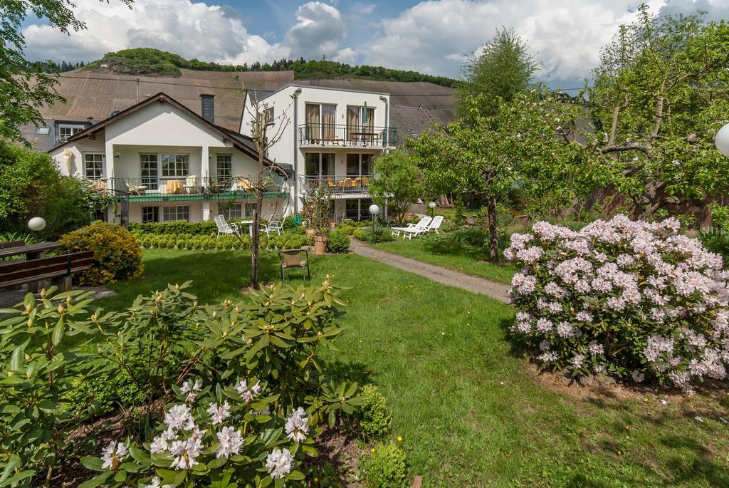 Отель Brauneberger Hof Экстерьер фото