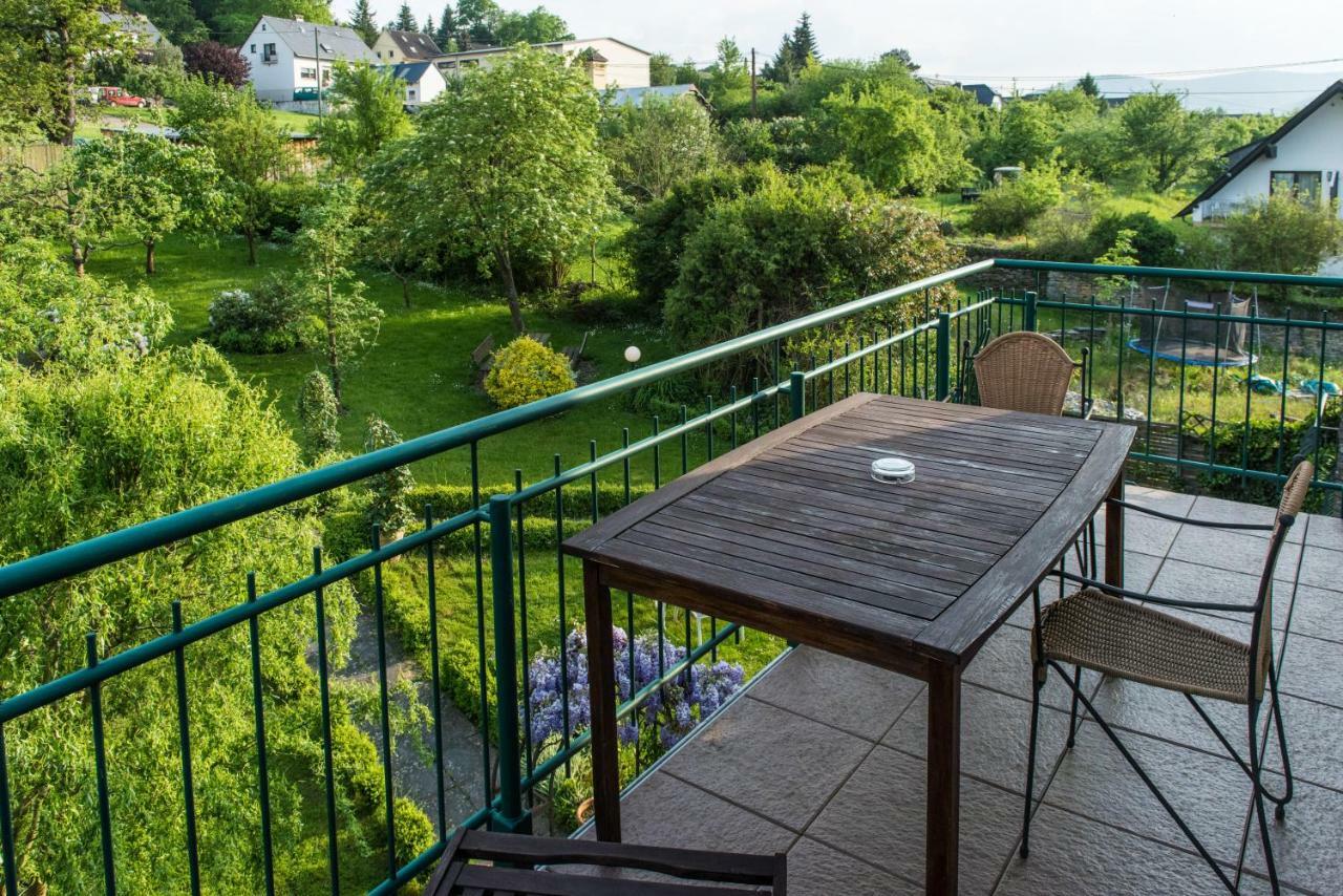 Отель Brauneberger Hof Экстерьер фото